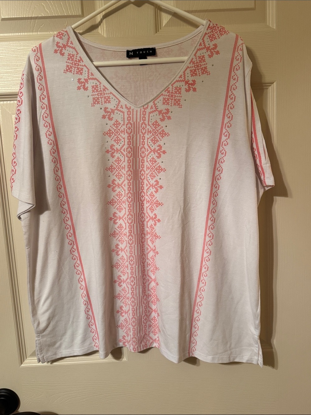 In Touch White V-Neck Tunic with Pink Geometric Motif XL